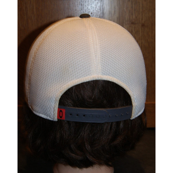 Vintage Rare Oakley SnapBack Hat 110 Flex fit Tech Gray White Trucker Cap - Picture 4 of 7